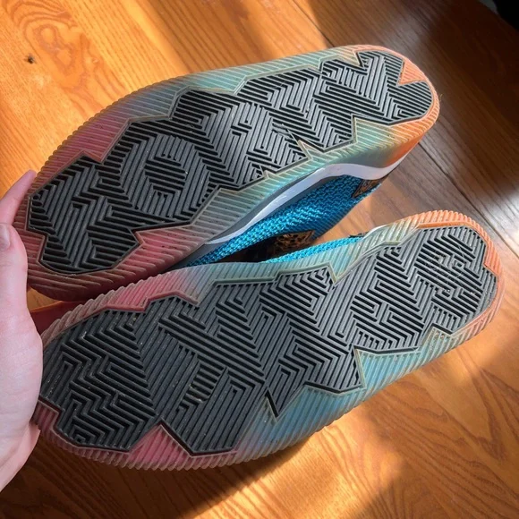 Men’s Jordan Spike Forty - Picture 4 of 7